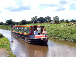 narrowboat holiday in Warwickshire
